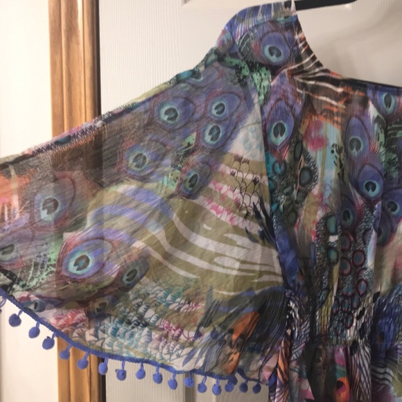 Patterned beach coverup - Picture 4 of 4